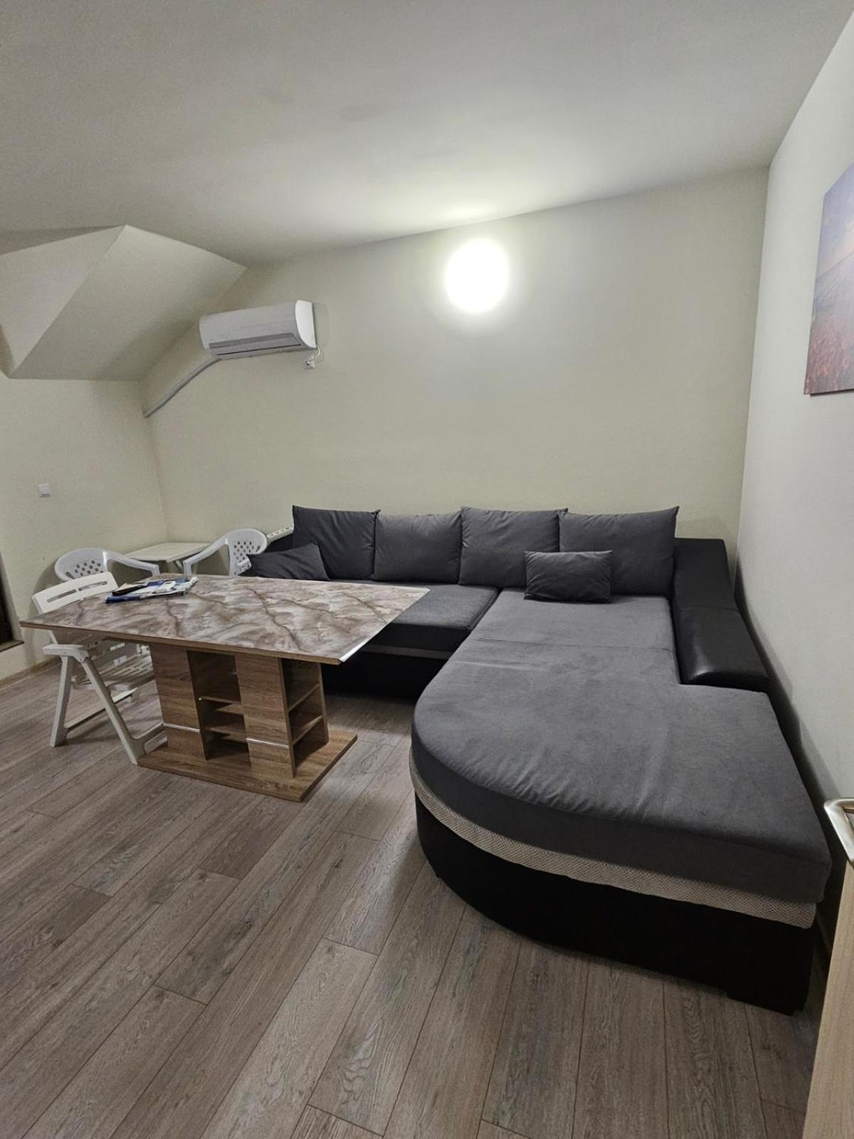Апартамент Иванови Сарафово Burgas Stad Buitenkant foto